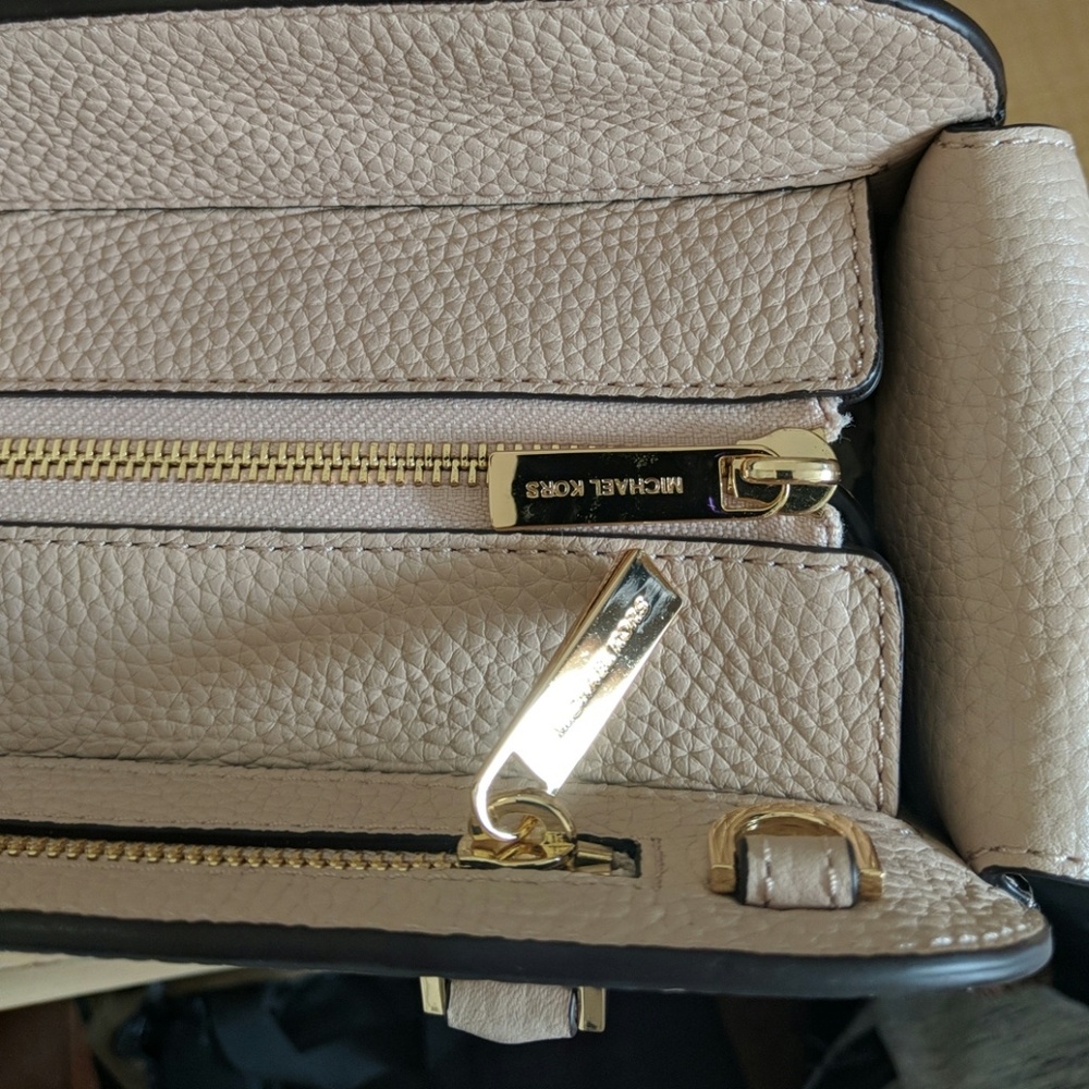 Michael kors crossbody bag - Picture 8 of 8